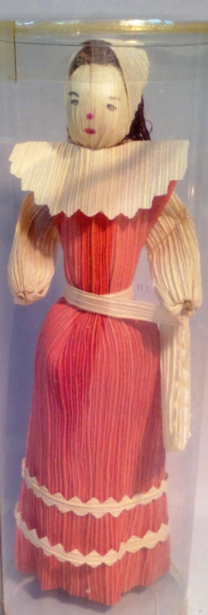 Boneca em folha de milho