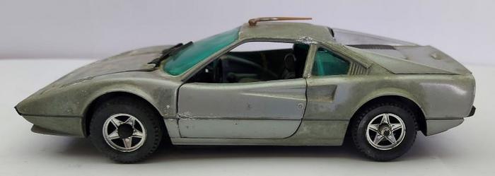 FERRARI 308 GTB (modelo)
