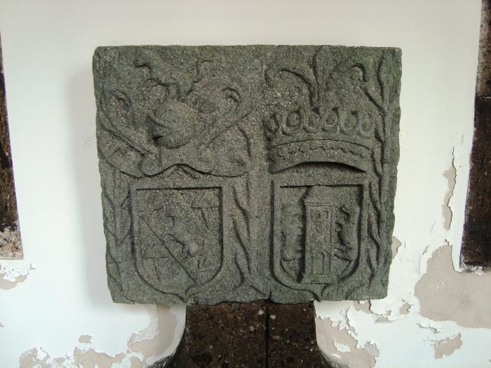 Pedras de armas de Carreiro e de Câmara