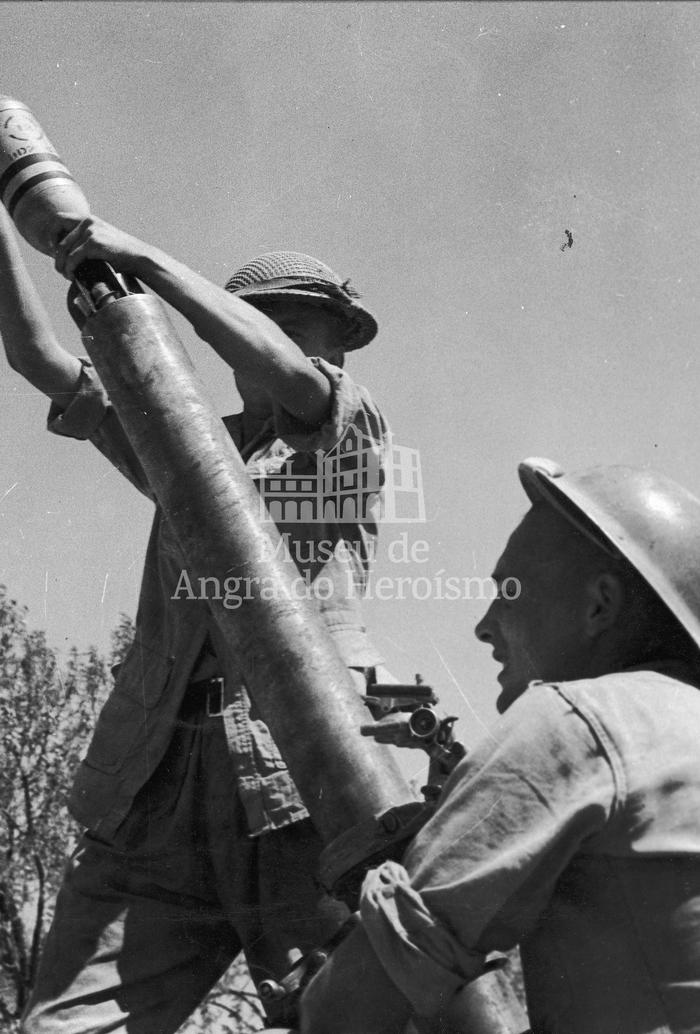 "British 4.2 mortar"