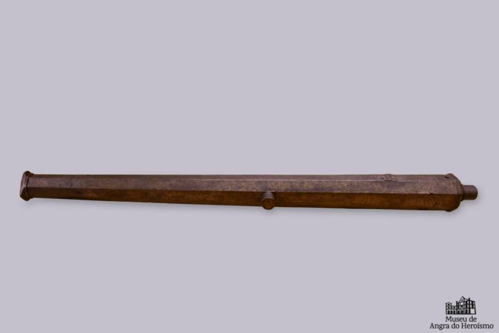 Peça de artilharia em bronze (Sacre) 