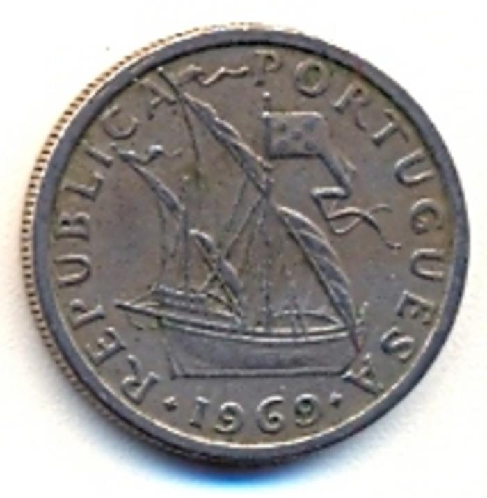 Moeda 2 Escudos e 50 Centavos, Republica