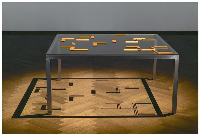 Mesa de Trabalho/ Mesa de Jogo N.º 4 (Work Table/ Game Table)