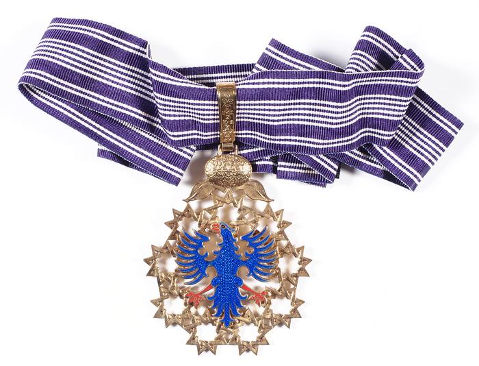 Distintivo para o pescoço