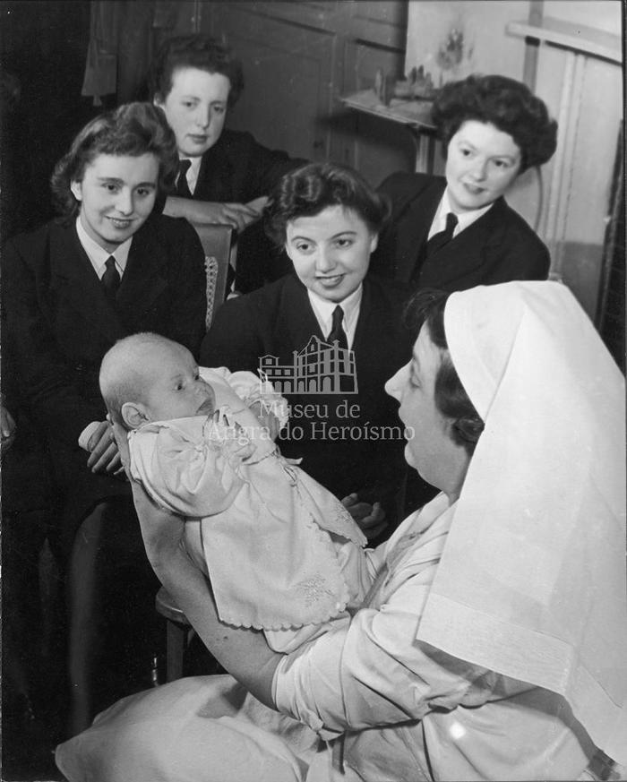 "WRENS learn mothercraft"