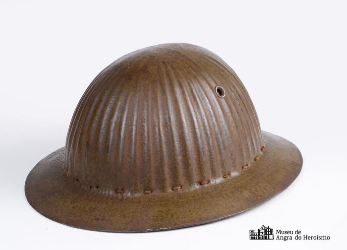 Capacete português modelo 1916