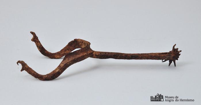 Espora de roseta, em ferro