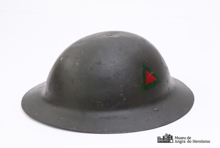 Capacete português modelo 1917
