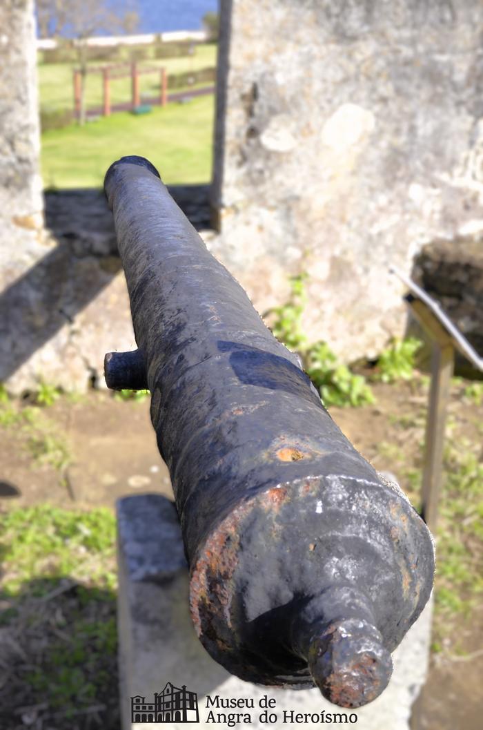 Peça de artilharia em ferro fundido