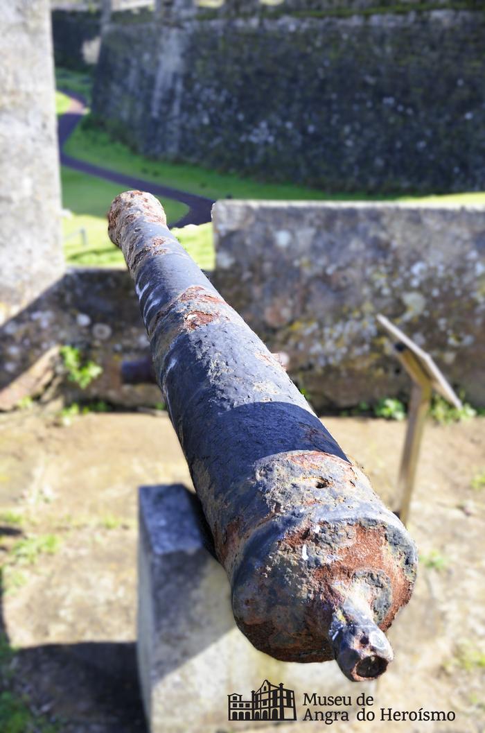 Peça de artilharia em ferro fundido