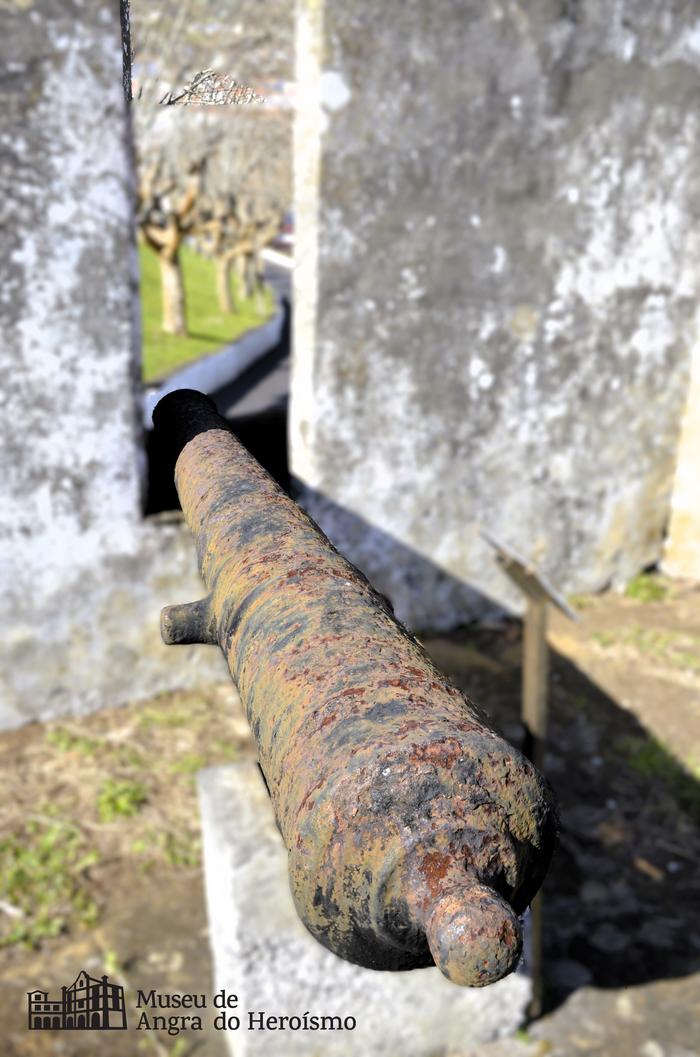 Peça de artilharia em ferro fundido