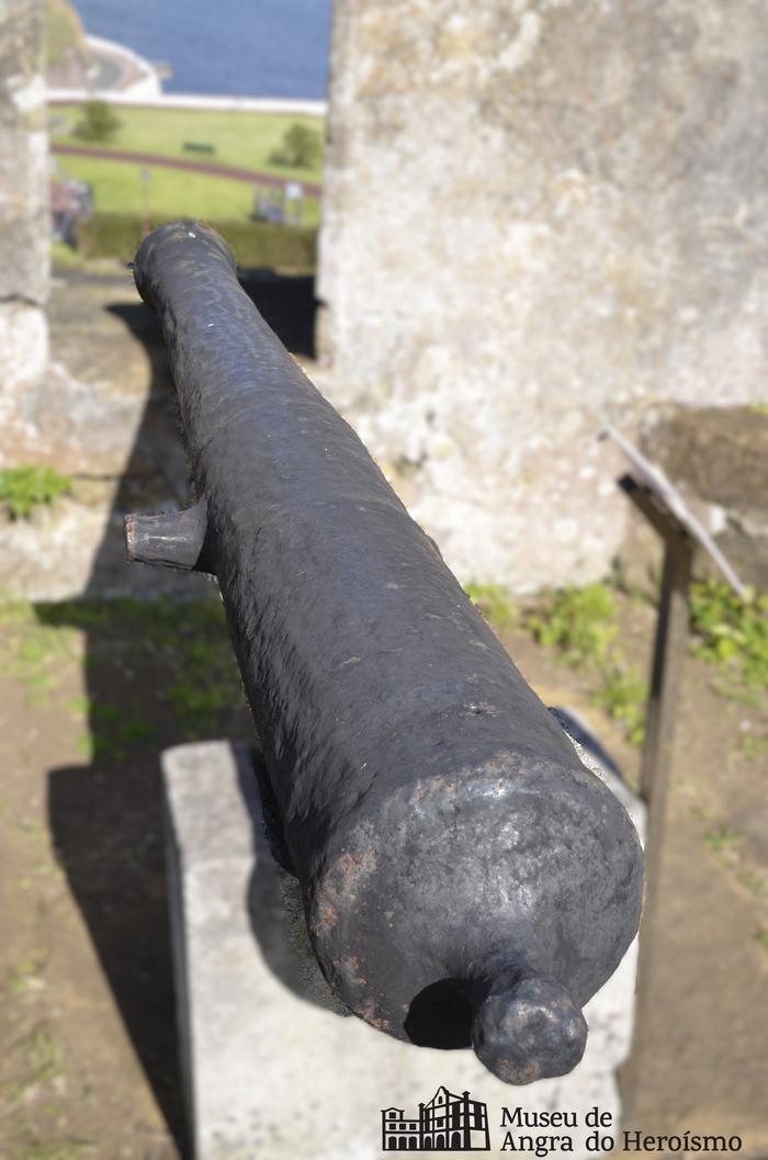 Peça de artilharia em ferro fundido