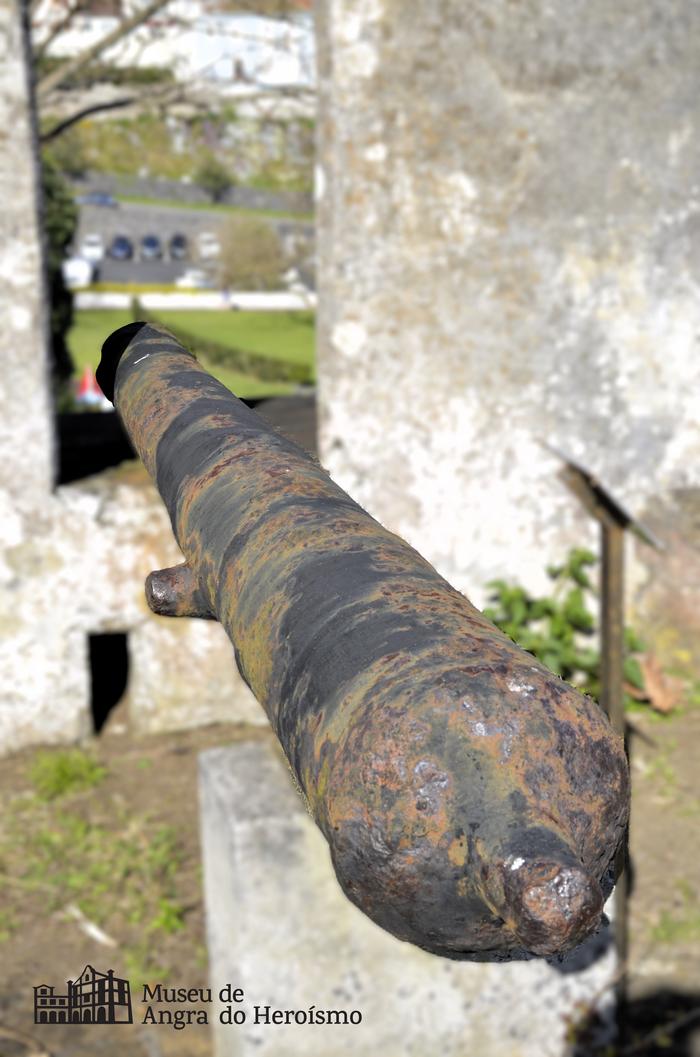 Peça de artilharia em ferro fundido