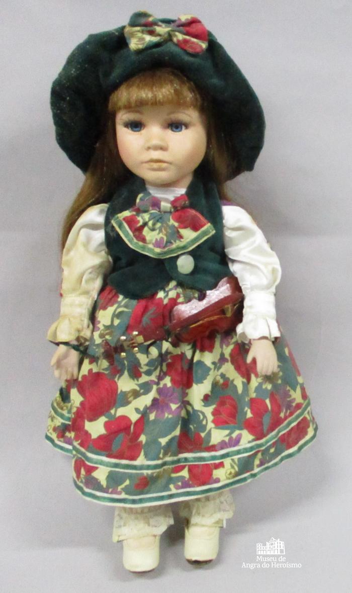 Boneca de porcelana
