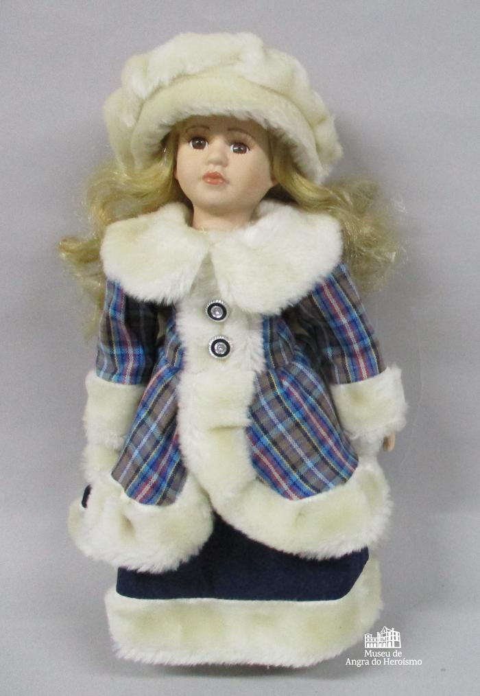 Boneca de porcelana